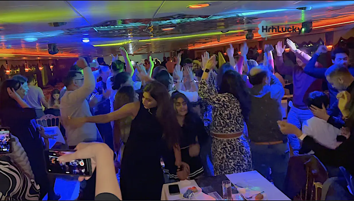 شام‌گردی کروز در بسفر: تجربه تور شبانه استانبول