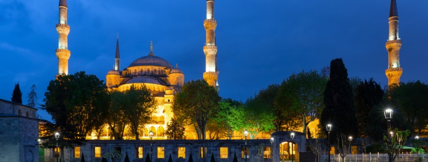 Eyüp Sultan Camii: İstanbul'un Ruhunu Yansıtan Kutsal Mekanın Derinliklerine Bir Yolculuk